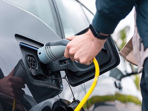 Où trouver les hébergements avec borne de recharge électrique en Sarthe ?