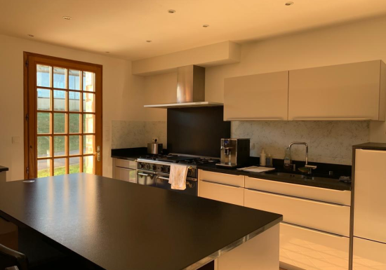 PROPRIÉTÉ AVEC PISCINE SUR GRAND TERRAIN ET VUE PANORAMIQUE SUR LE PERCHE