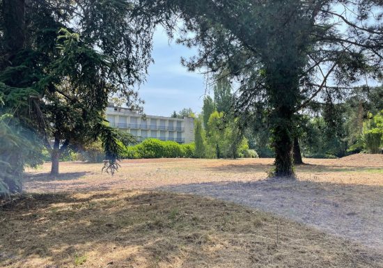 Votre prochain 5 étoiles au Mans, en face des 24h / Your next 5* hôtel in Le Mans opposite the 24h