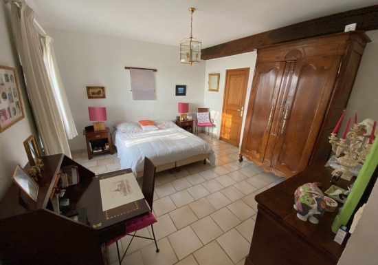 ENSEMBLE COMPOSÉ DE DEUX GÎTES ET D’UNE MAISON