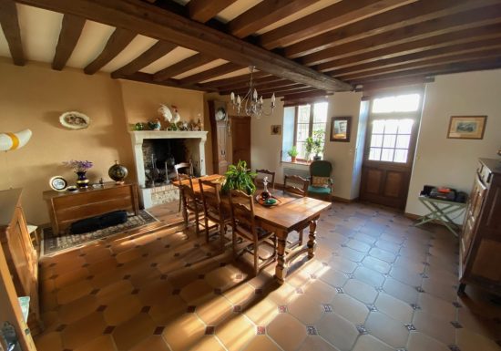 ENSEMBLE COMPOSÉ DE DEUX GÎTES ET D’UNE MAISON