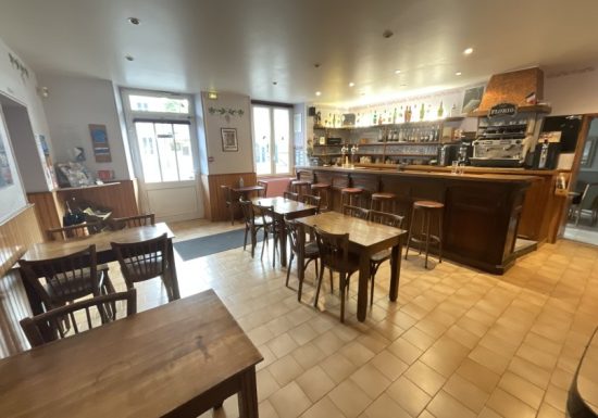 IMMEUBLE EX HÔTEL-RESTAURANT