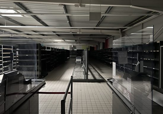 Ancien local commercial polyvalent Fresnay-sur-Sarthe