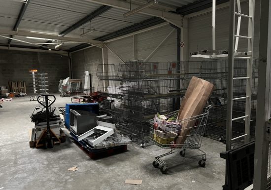 Ancien local commercial polyvalent Fresnay-sur-Sarthe