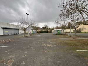 Ancien local commercial polyvalent Fresnay-sur-Sarthe