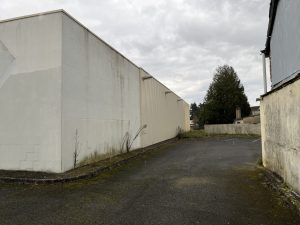 Ancien local commercial polyvalent Fresnay-sur-Sarthe