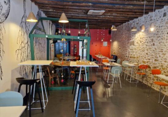 Restaurant 40 couverts intérieurs et 40 couverts extérieurs