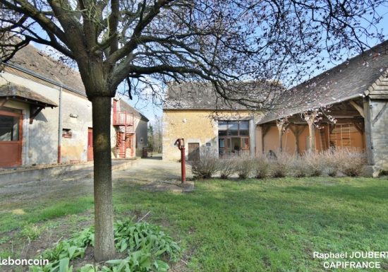 GITE DE GROUPE DE 10 PIECES 500 M² – PERCHE SARTHOIS